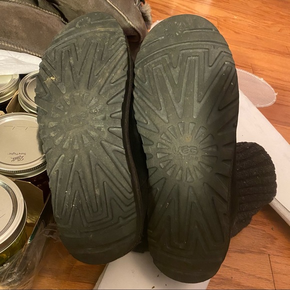 Cambridge Ugg Boots - Picture 9 of 14